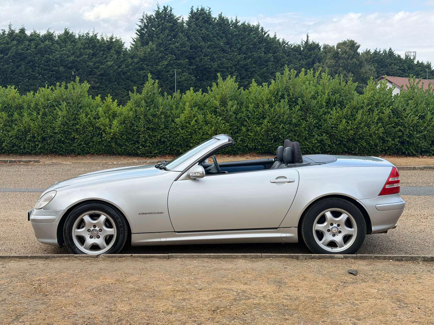 <p>2001 MERCEDES SLK230 R170</p>