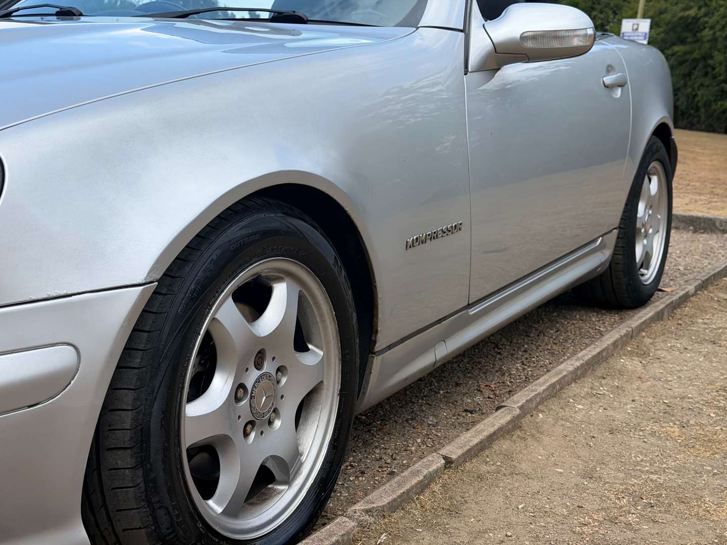 <p>2001 MERCEDES SLK230 R170</p>