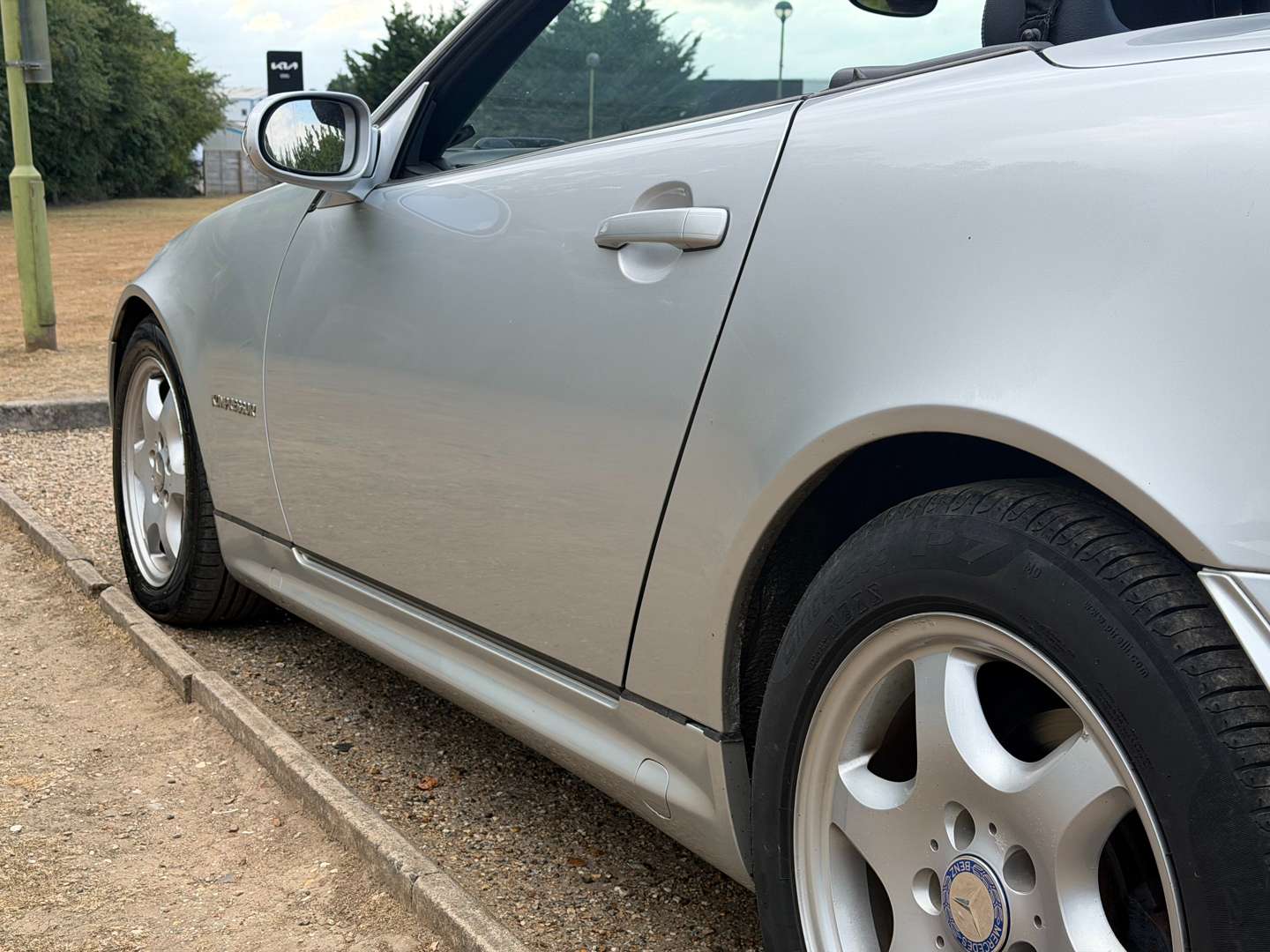 <p>2001 MERCEDES SLK230 R170</p>