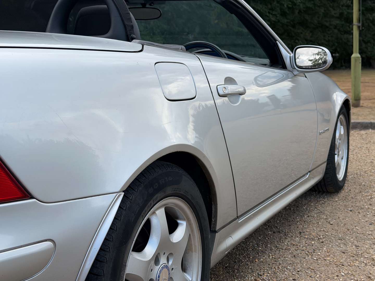 <p>2001 MERCEDES SLK230 R170</p>