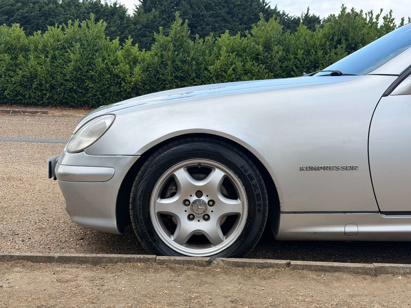 <p>2001 MERCEDES SLK230 R170</p>
