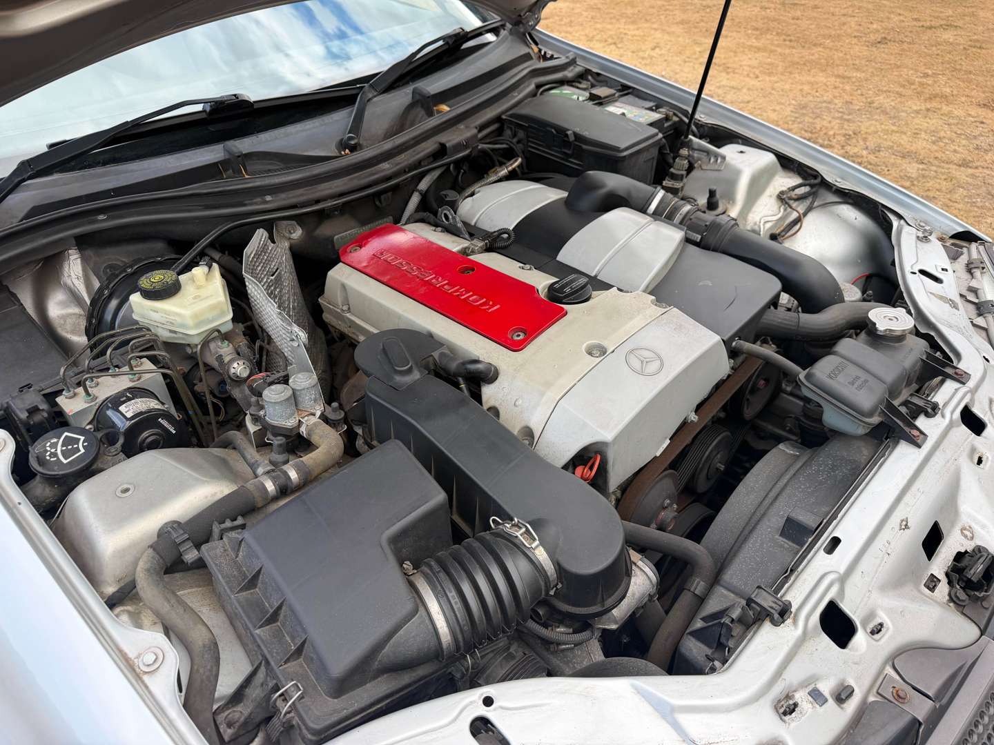 <p>2001 MERCEDES SLK230 R170</p>