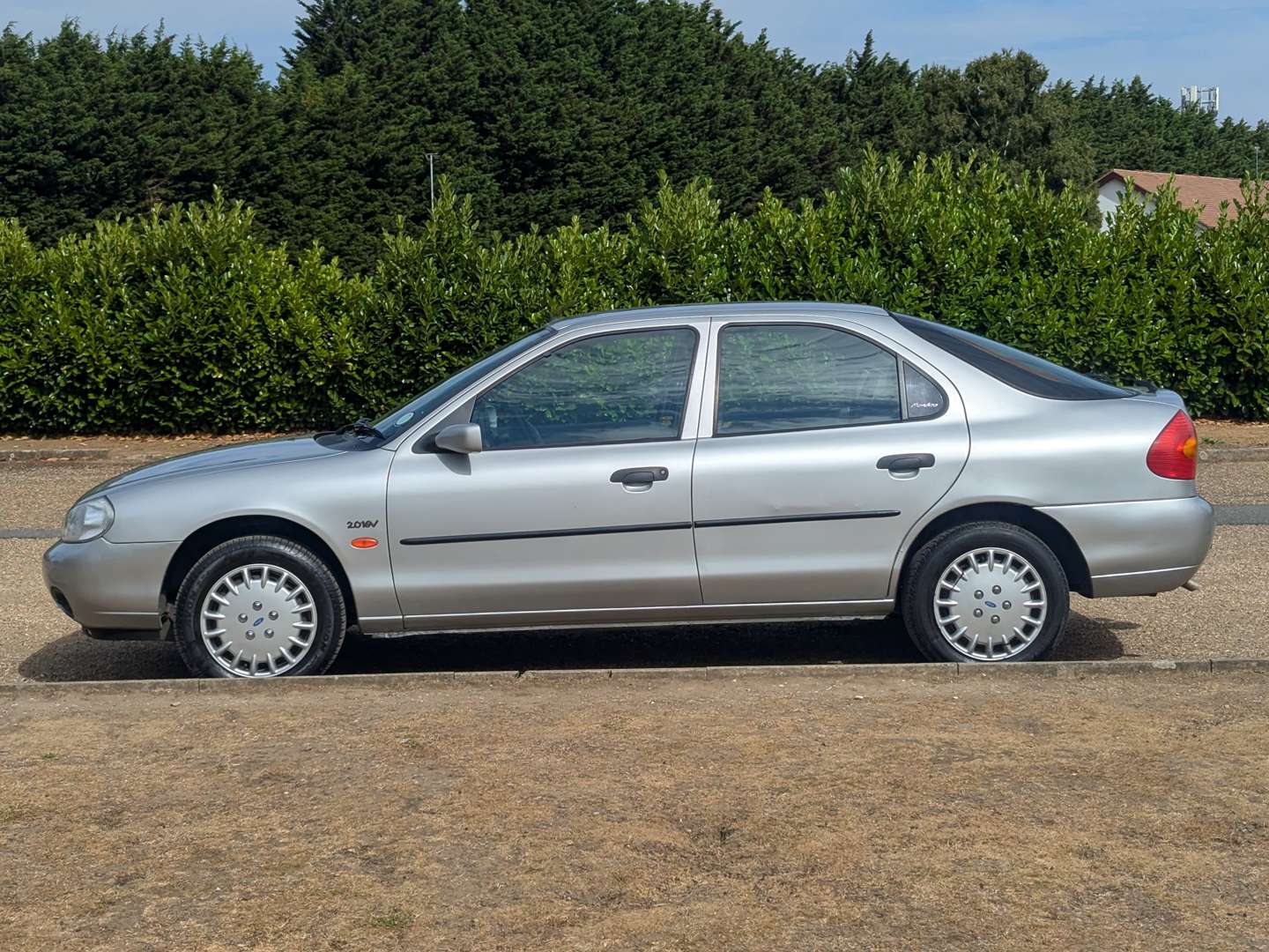 <p>1999 FORD MONDEO GLX AUTO</p>