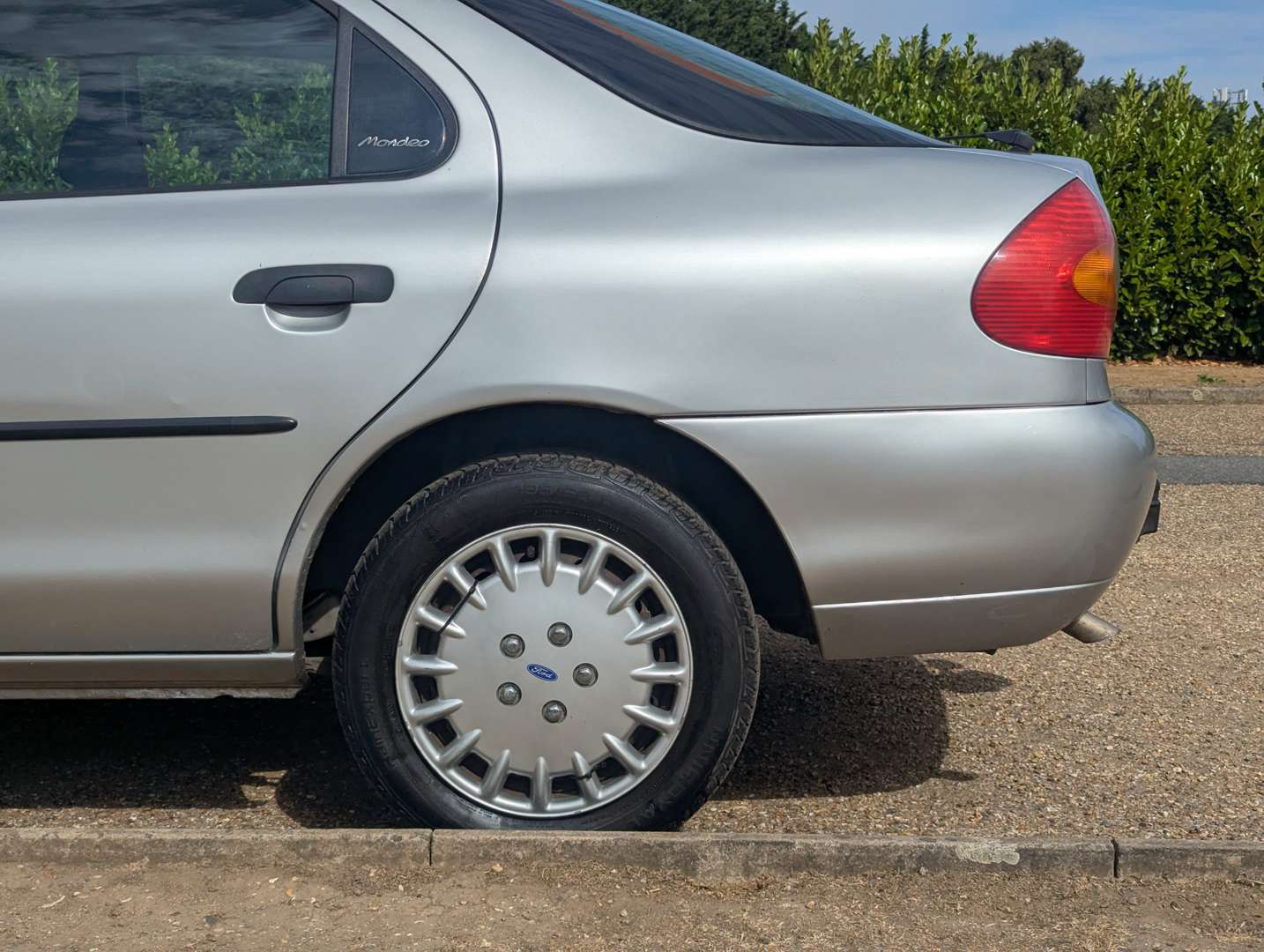 <p>1999 FORD MONDEO GLX AUTO</p>