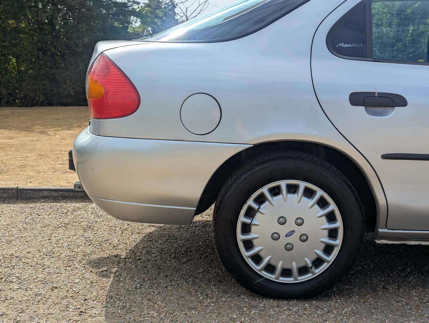 <p>1999 FORD MONDEO GLX AUTO</p>