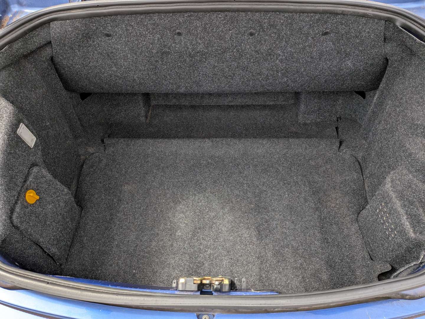 <p>2004 FORD STREETKA LUXURY</p>