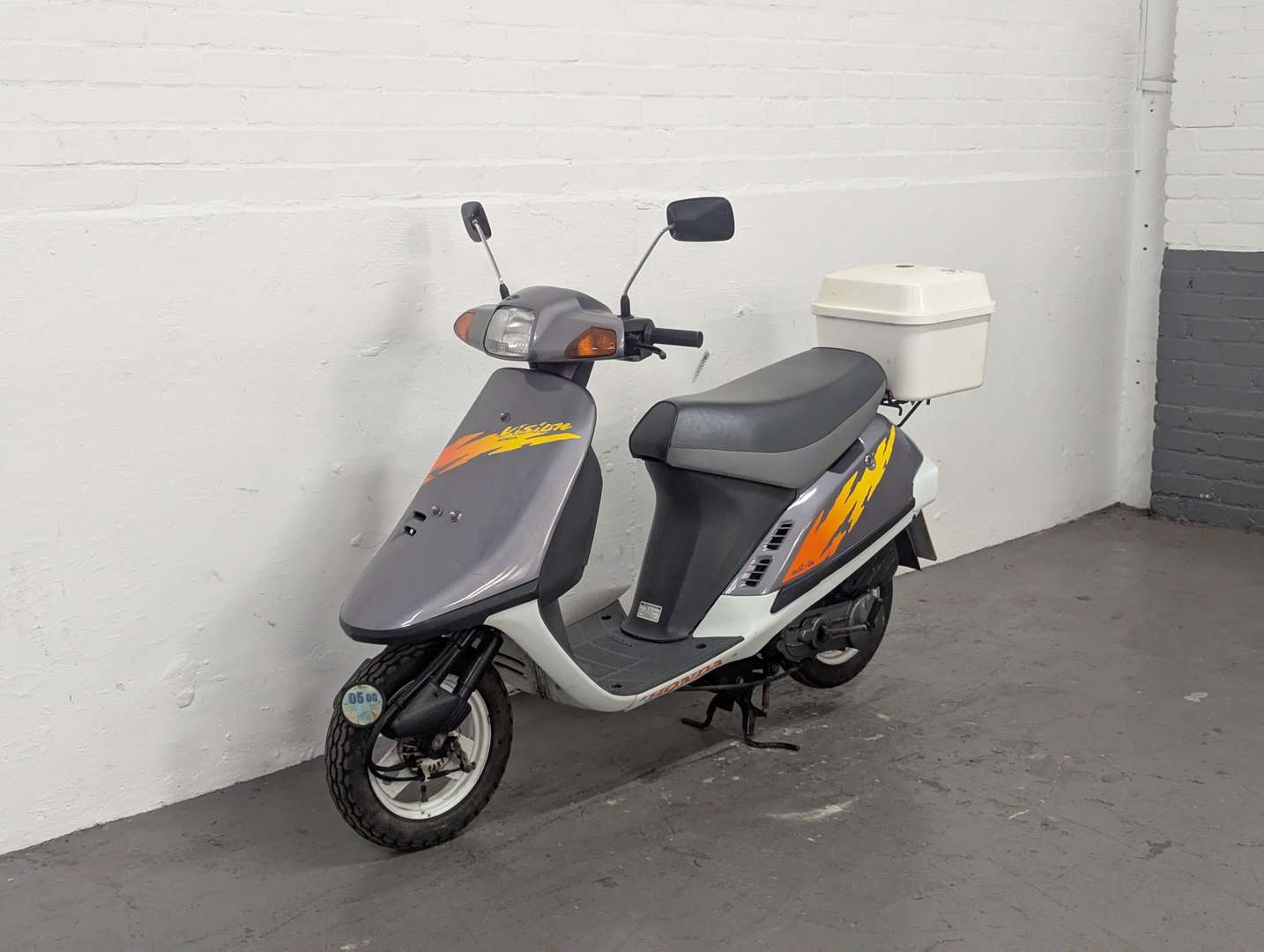<p>1995 HONDA VISION</p>