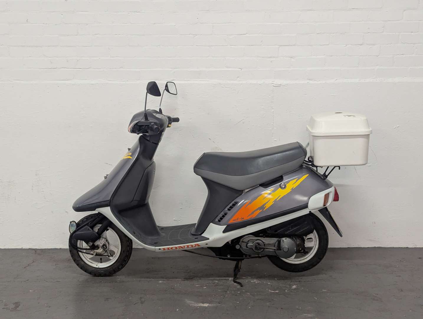 <p>1995 HONDA VISION</p>