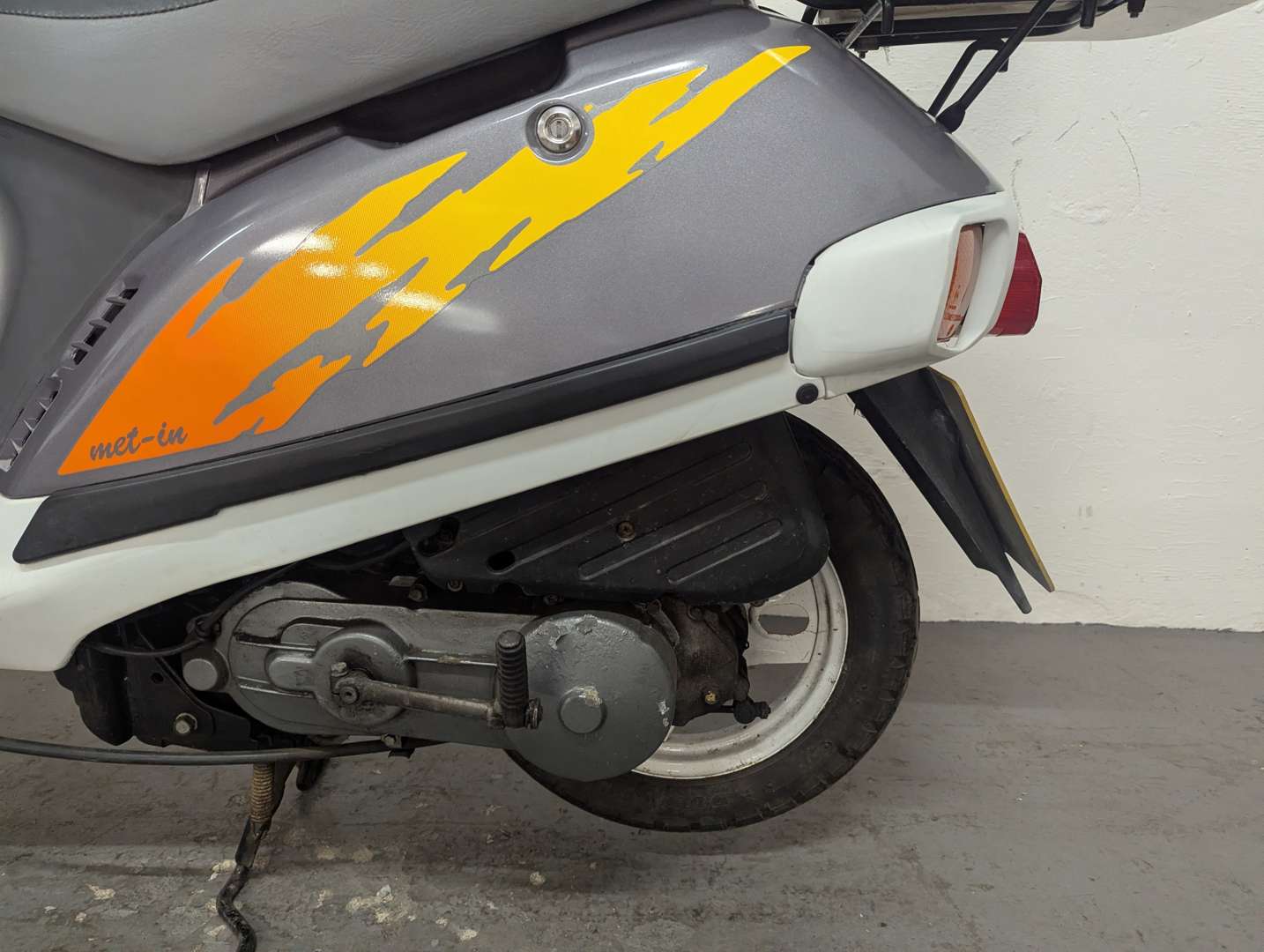<p>1995 HONDA VISION</p>