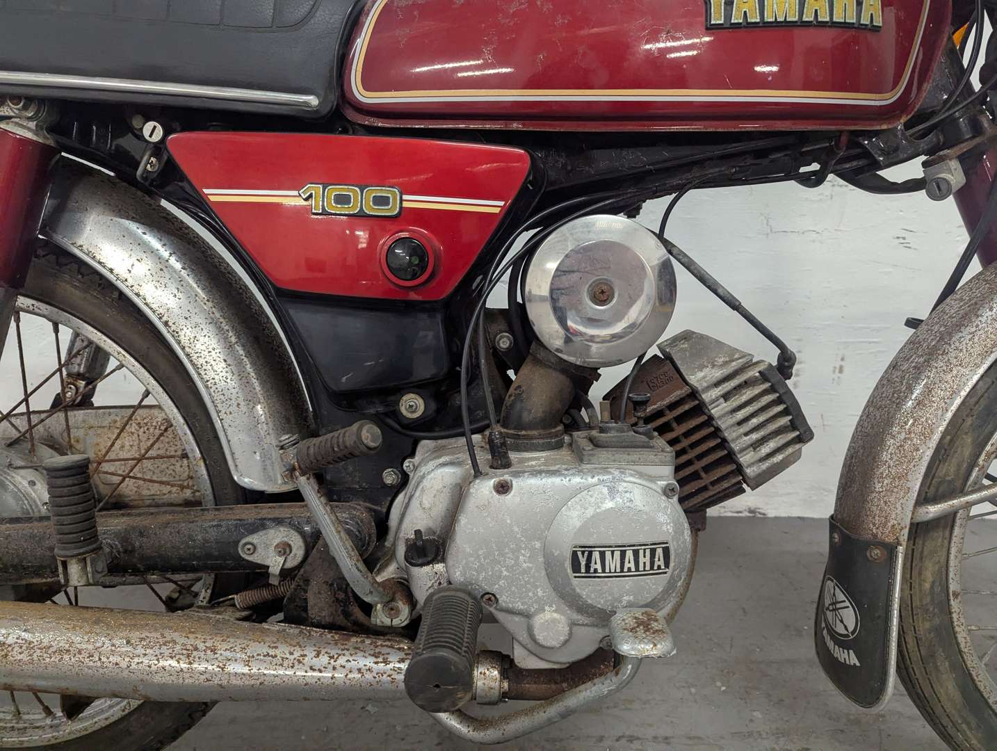 <p>1981 YAMAHA YB100 DELUXE</p>