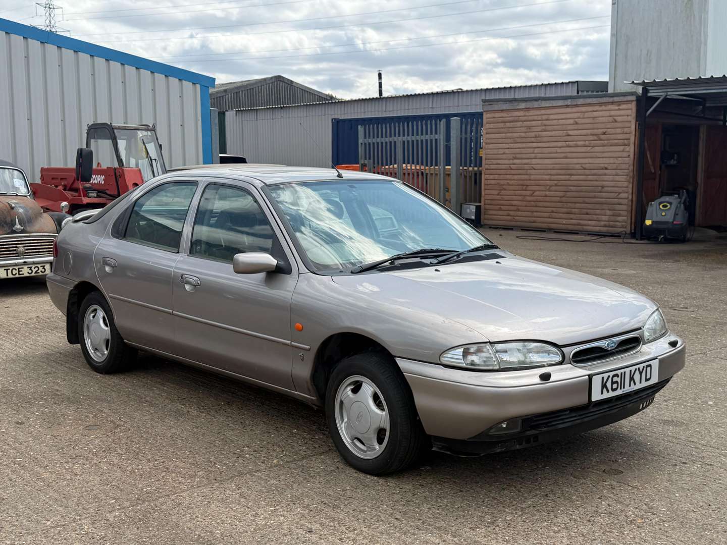 <p>1993 FORD MONDEO 2.0 GHIA</p>