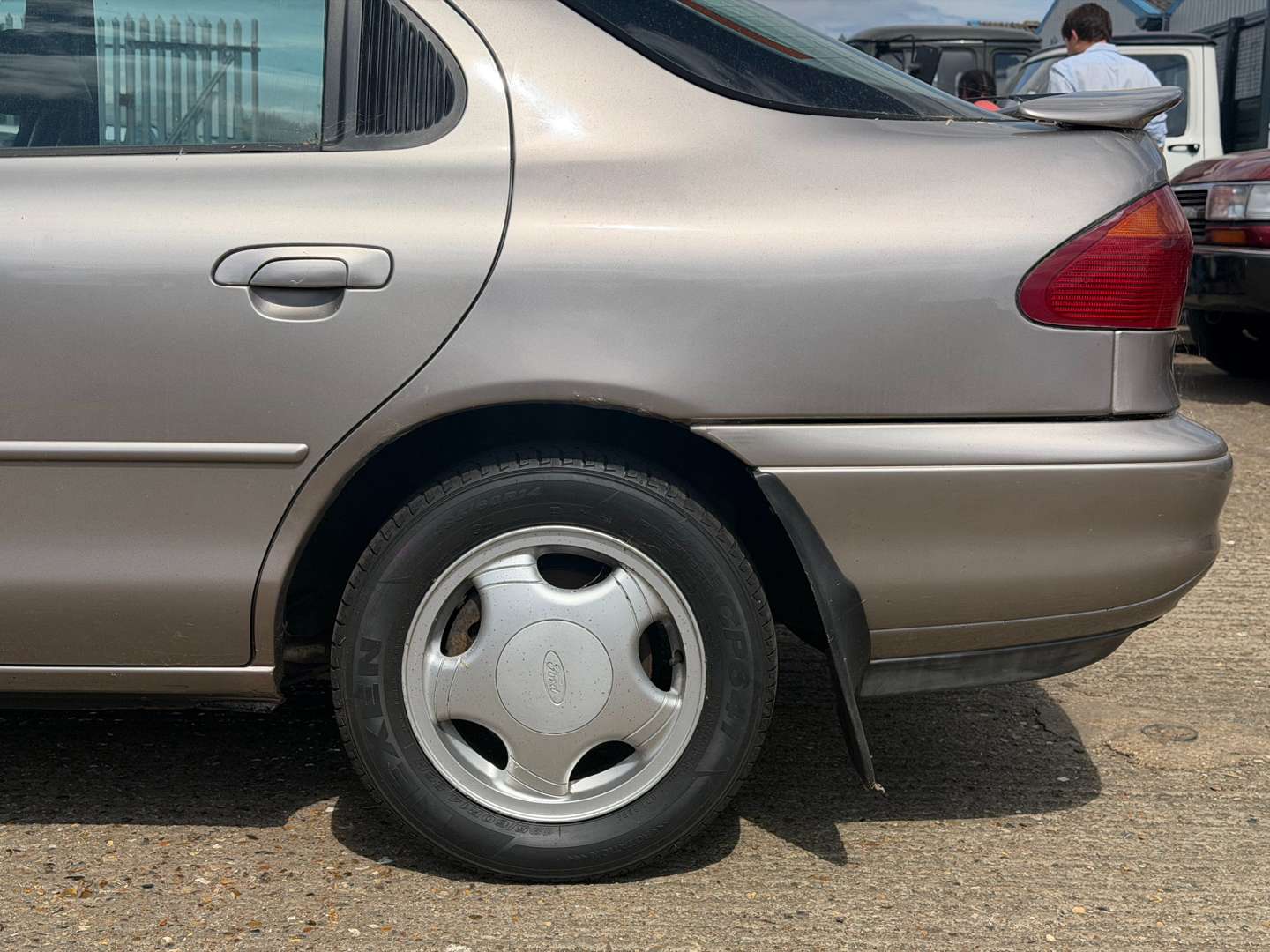 <p>1993 FORD MONDEO 2.0 GHIA</p>
