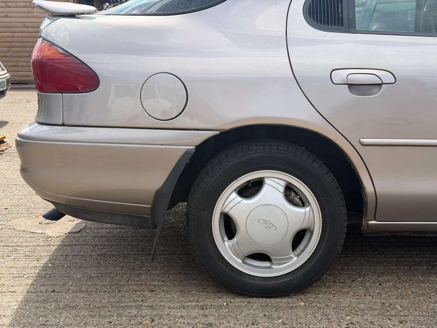 <p>1993 FORD MONDEO 2.0 GHIA</p>