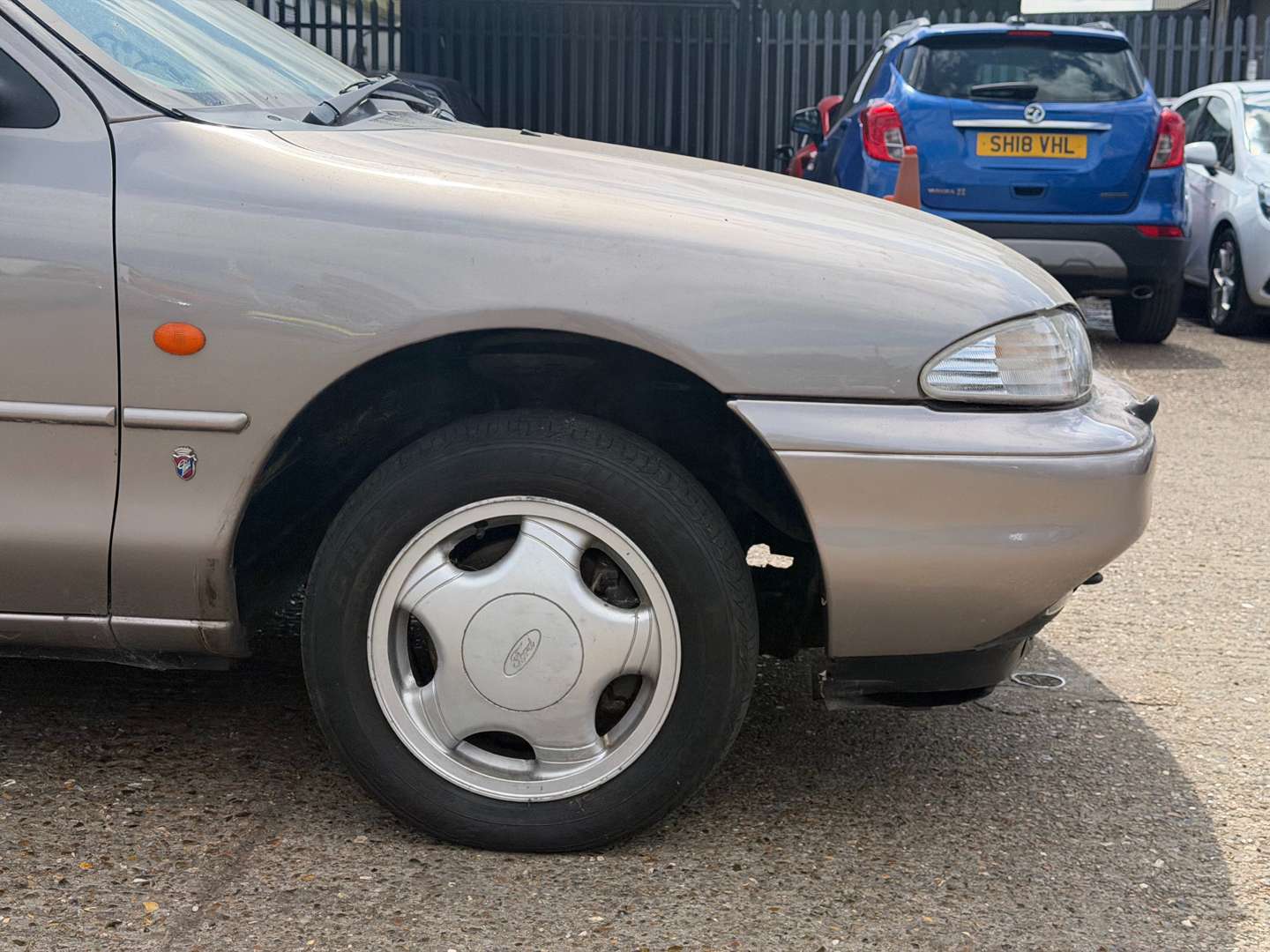 <p>1993 FORD MONDEO 2.0 GHIA</p>