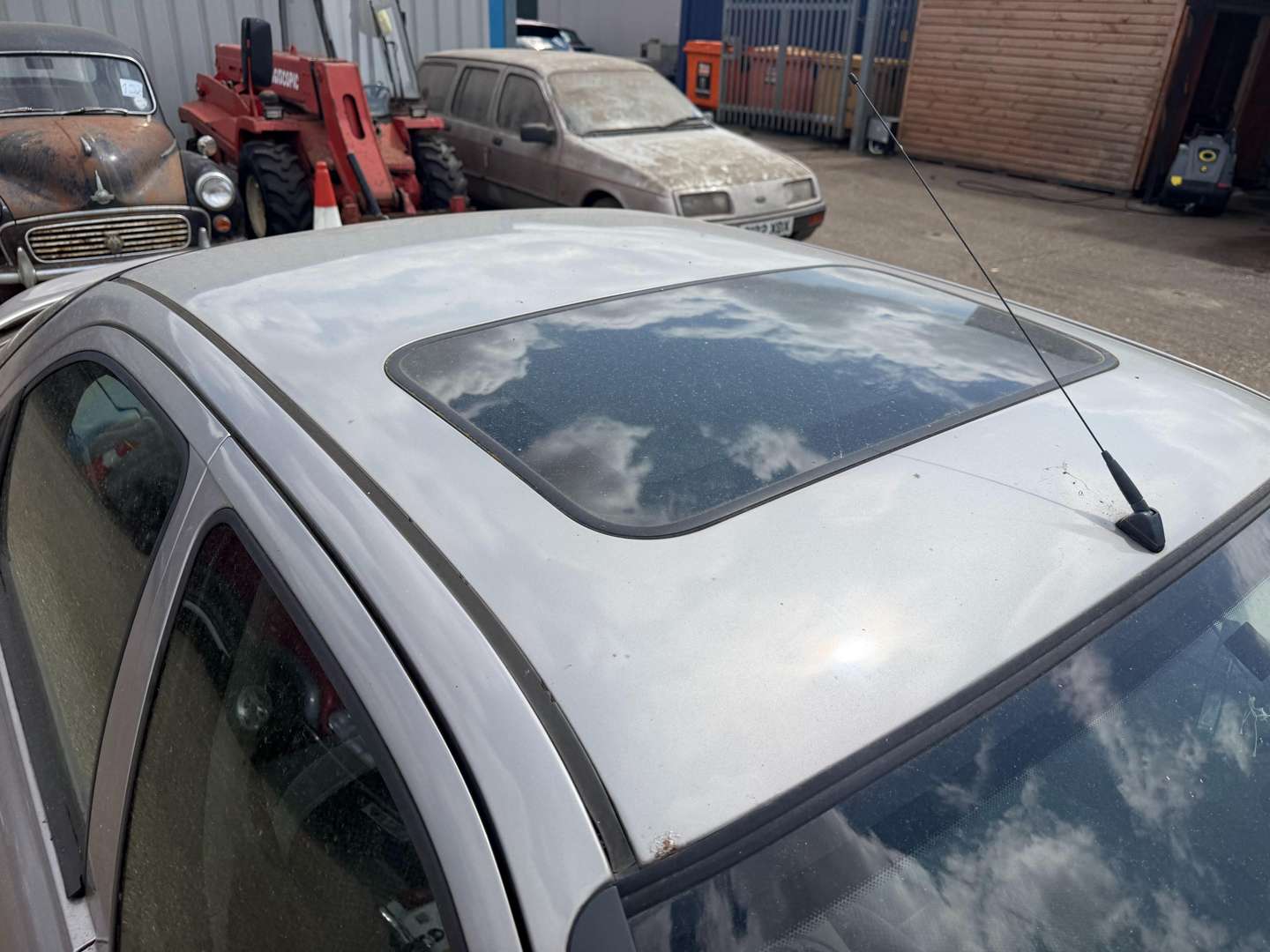 <p>1993 FORD MONDEO 2.0 GHIA</p>