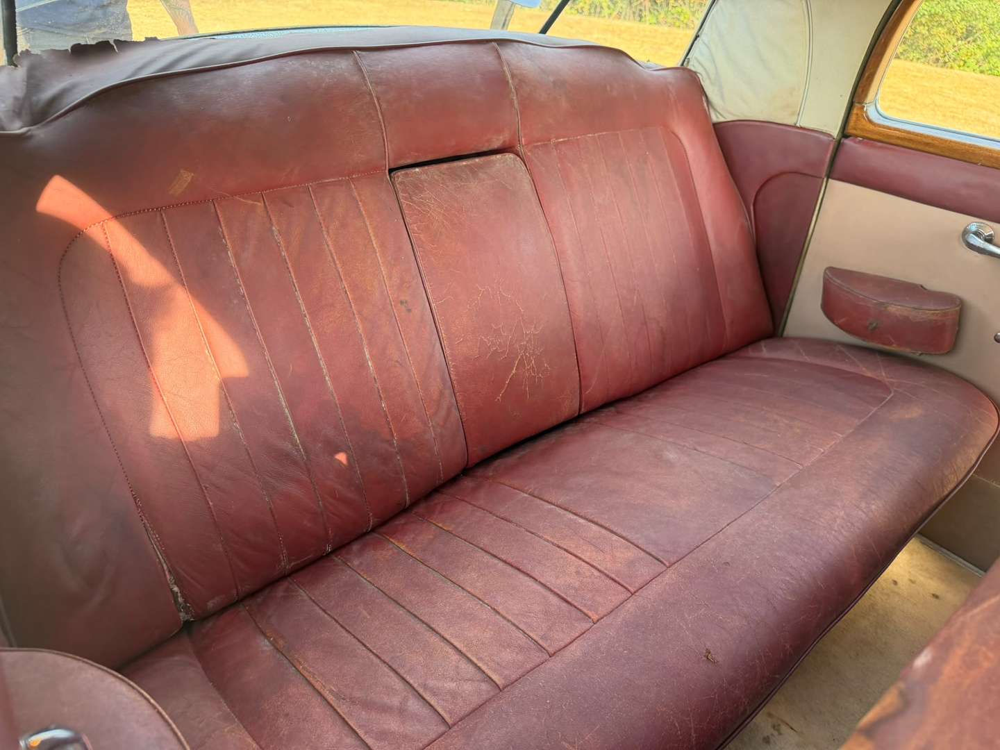 <p>1959 ROVER 80 SALOON</p>