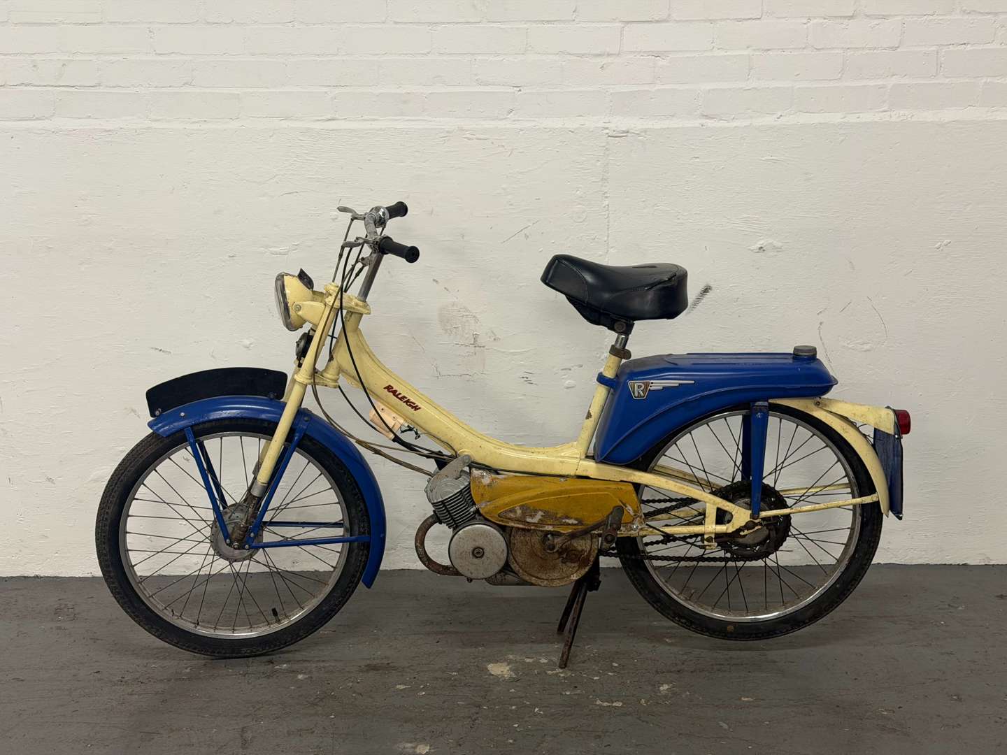 <p>1966 RALEIGH RUNABOUT</p>