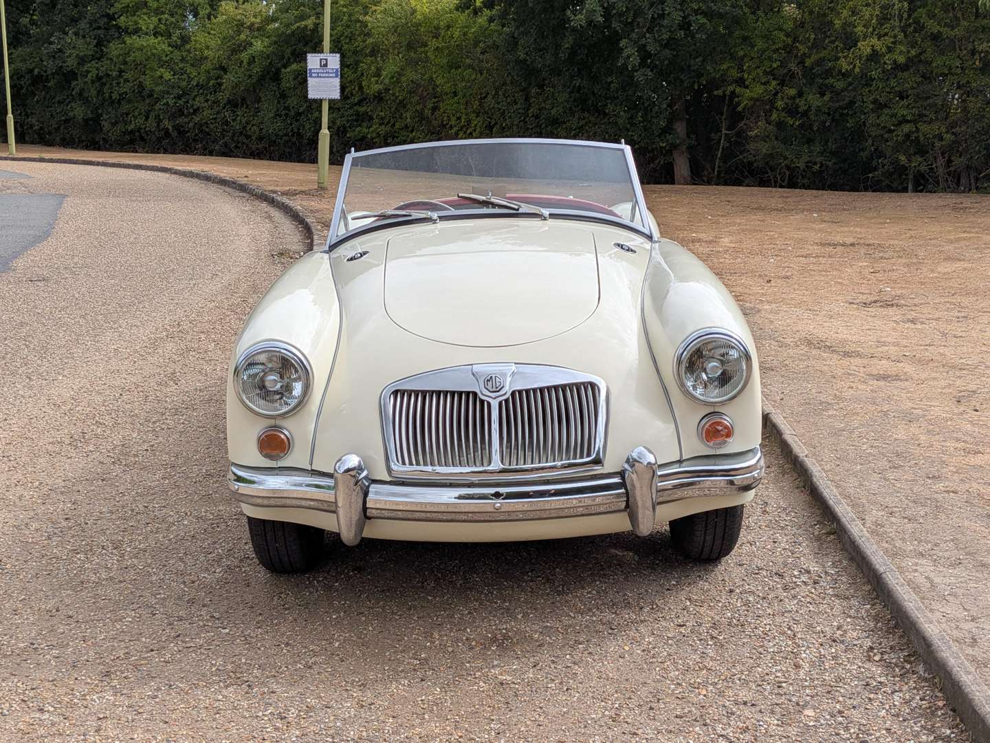 <p>1957 MG A 1500 ROADSTER</p>
