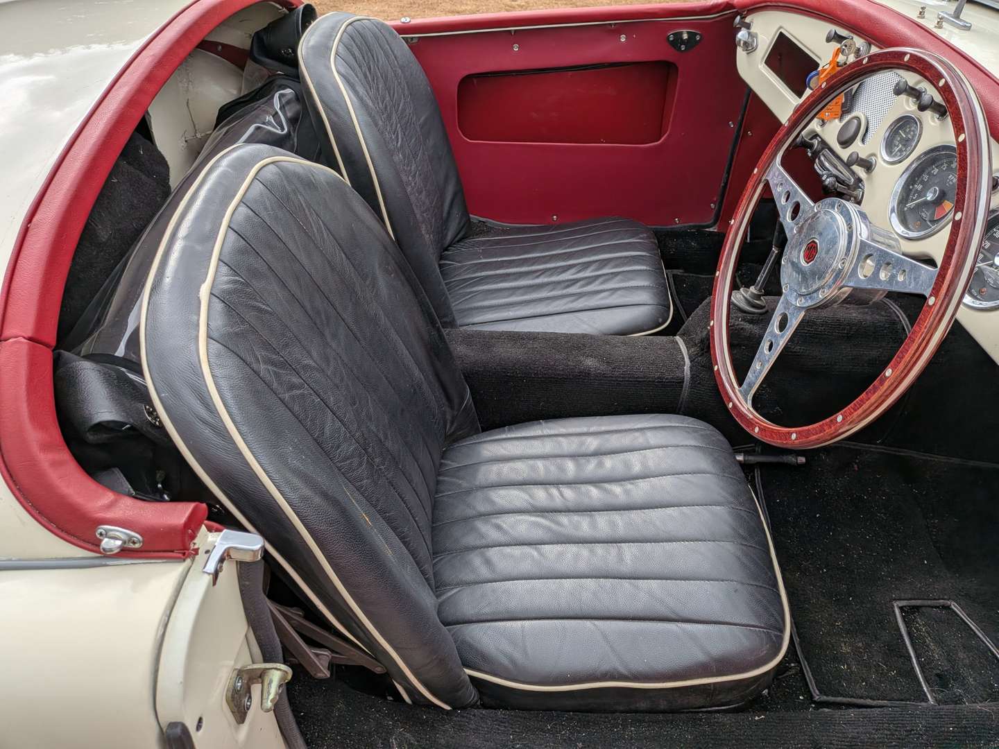 <p>1957 MG A 1500 ROADSTER</p>