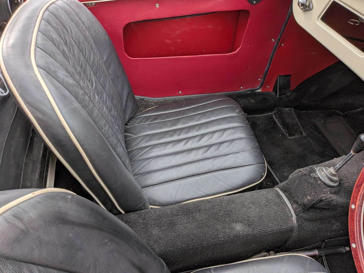 <p>1957 MG A 1500 ROADSTER</p>