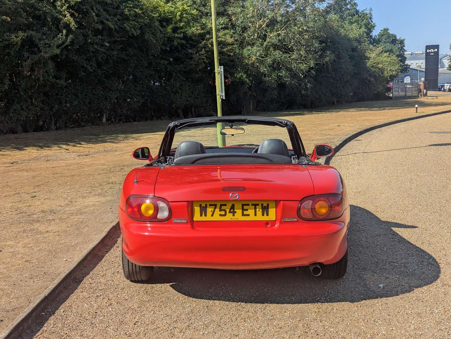 <p>2000 MAZDA MX-5</p>