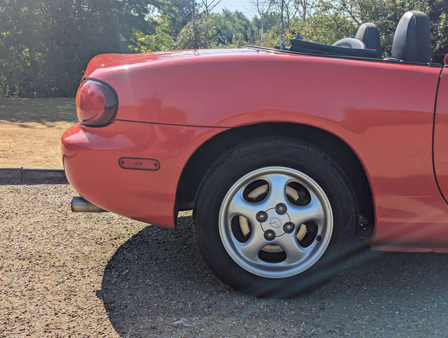 <p>2000 MAZDA MX-5</p>