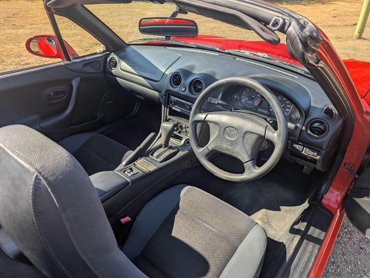 <p>2000 MAZDA MX-5</p>