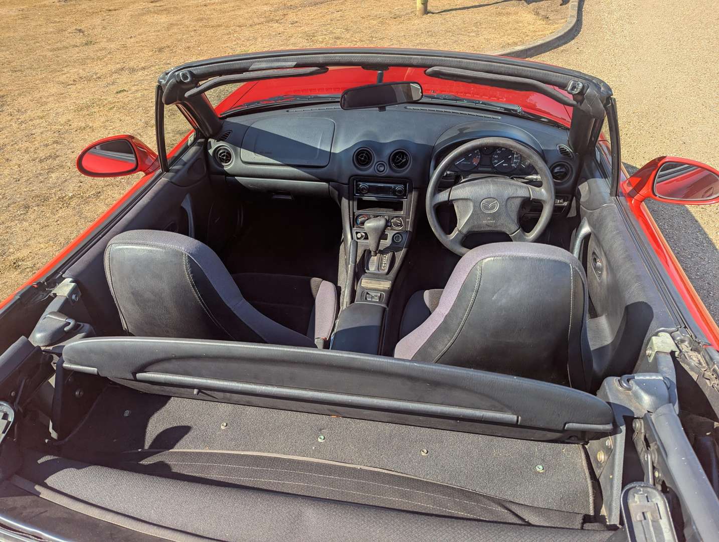 <p>2000 MAZDA MX-5</p>
