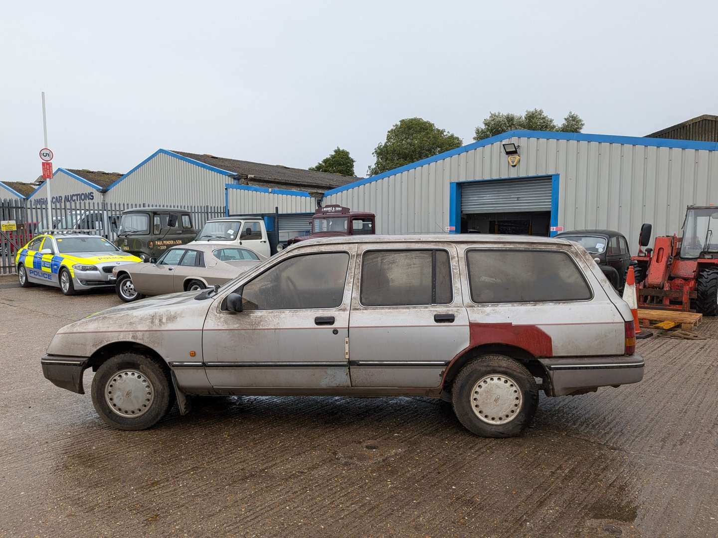 <p>1985 FORD SIERRA ESTATE</p>