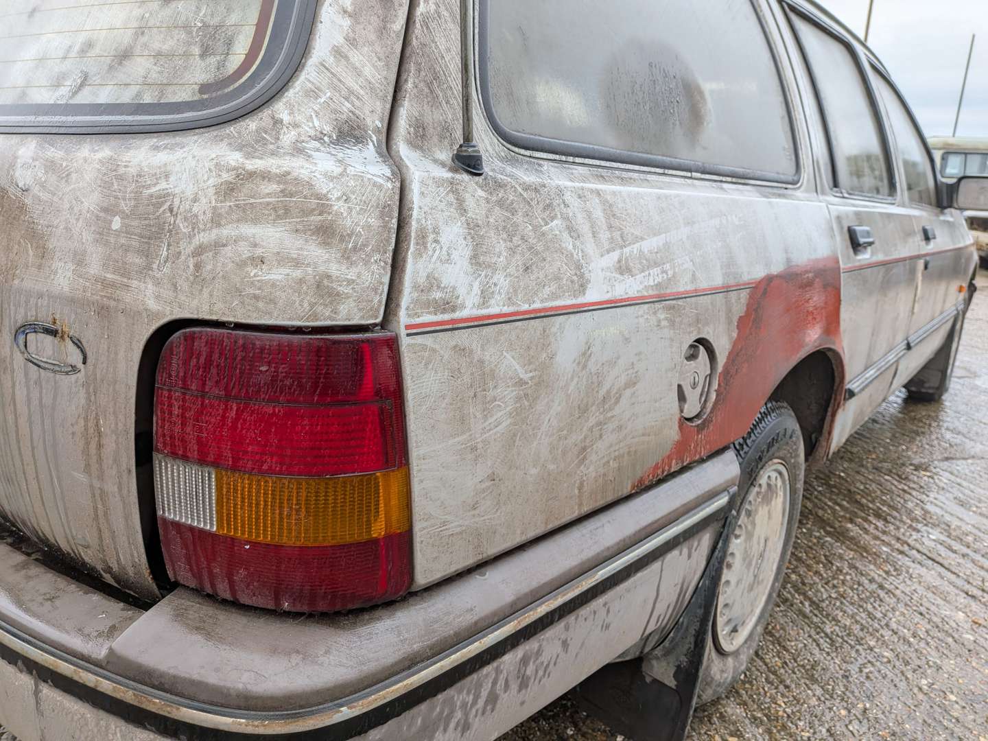<p>1985 FORD SIERRA ESTATE</p>