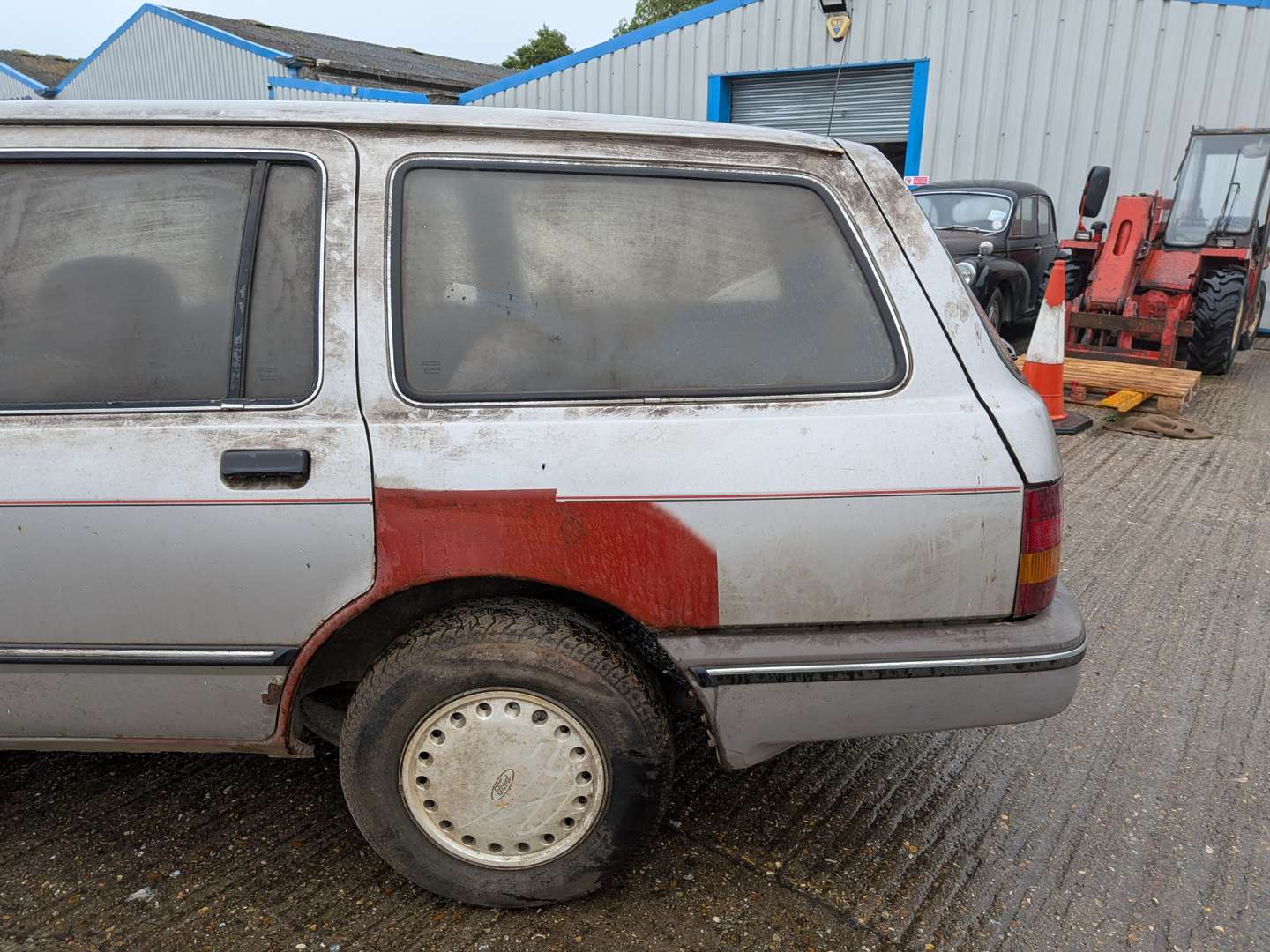 <p>1985 FORD SIERRA ESTATE</p>