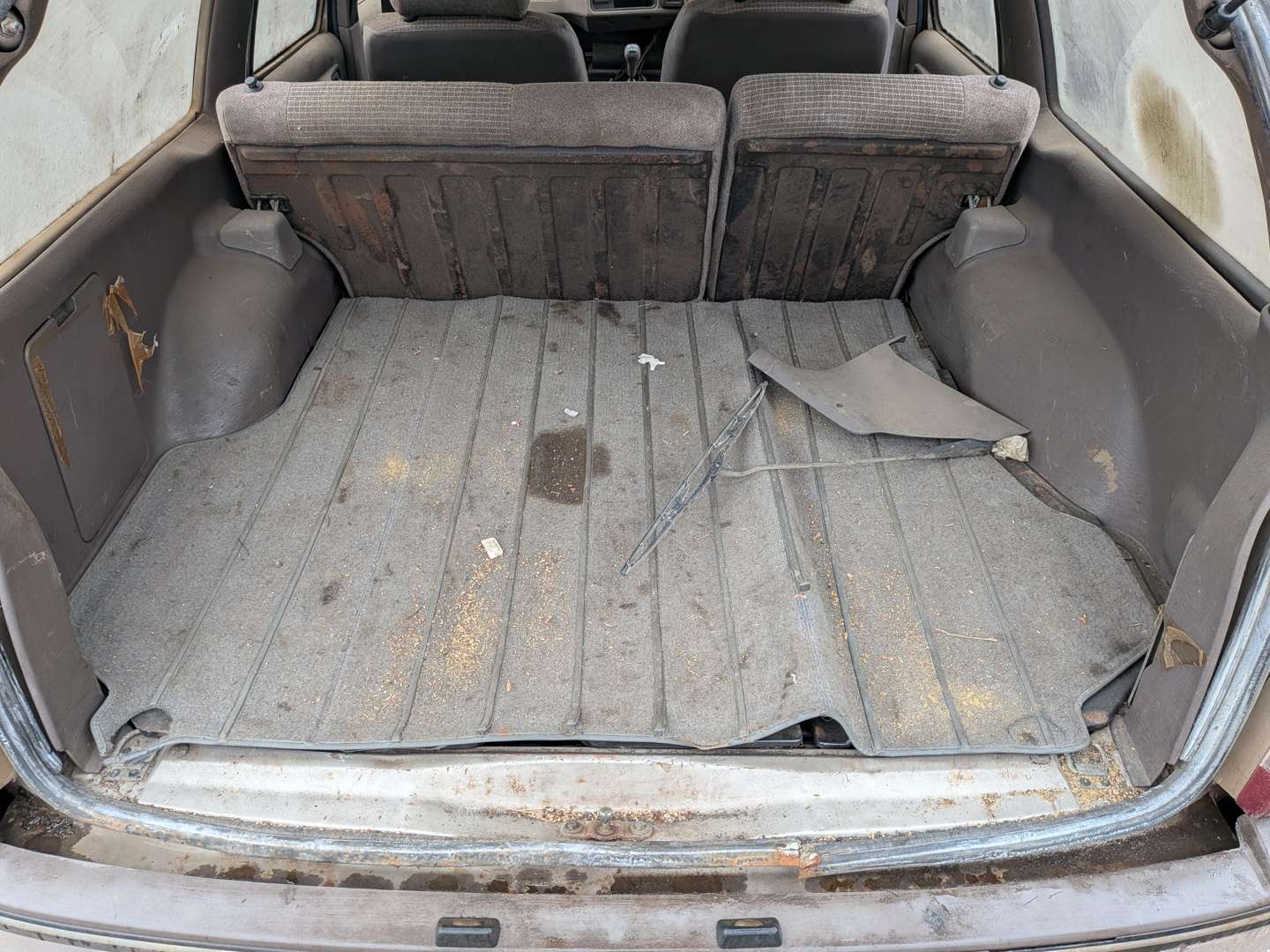 <p>1985 FORD SIERRA ESTATE</p>