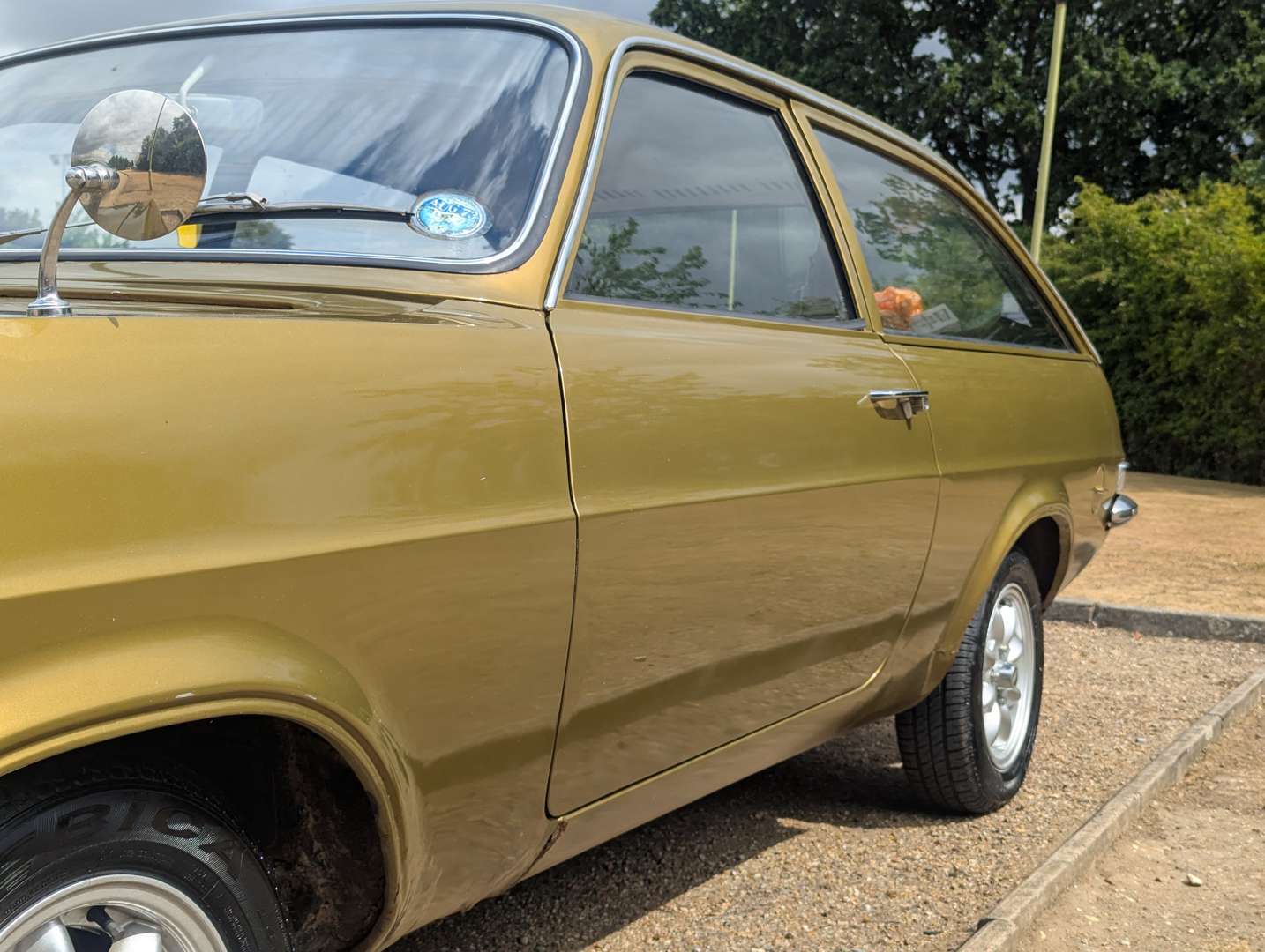 <p>1973 VAUXHALL VIVA ESTATE</p>