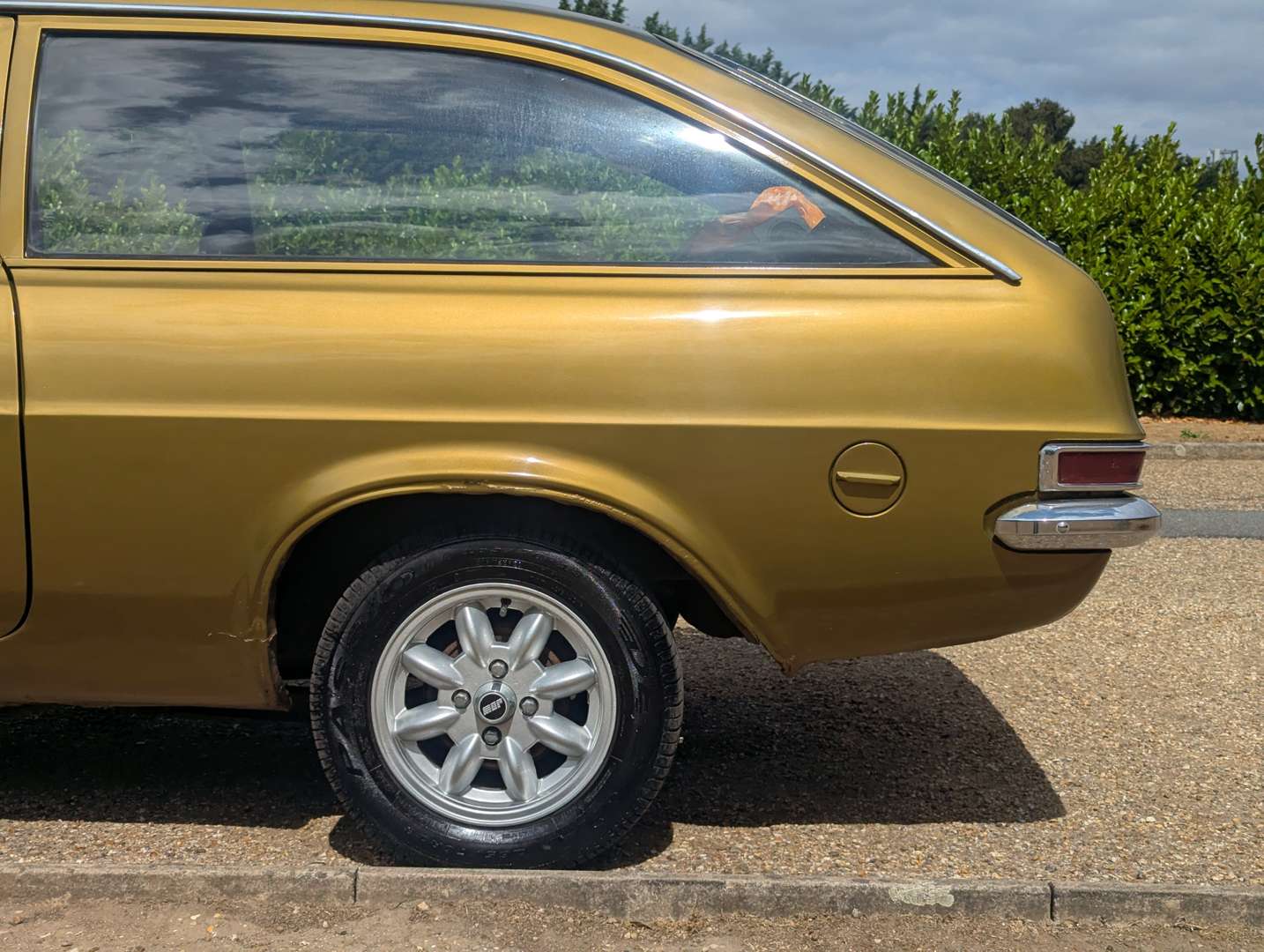 <p>1973 VAUXHALL VIVA ESTATE</p>