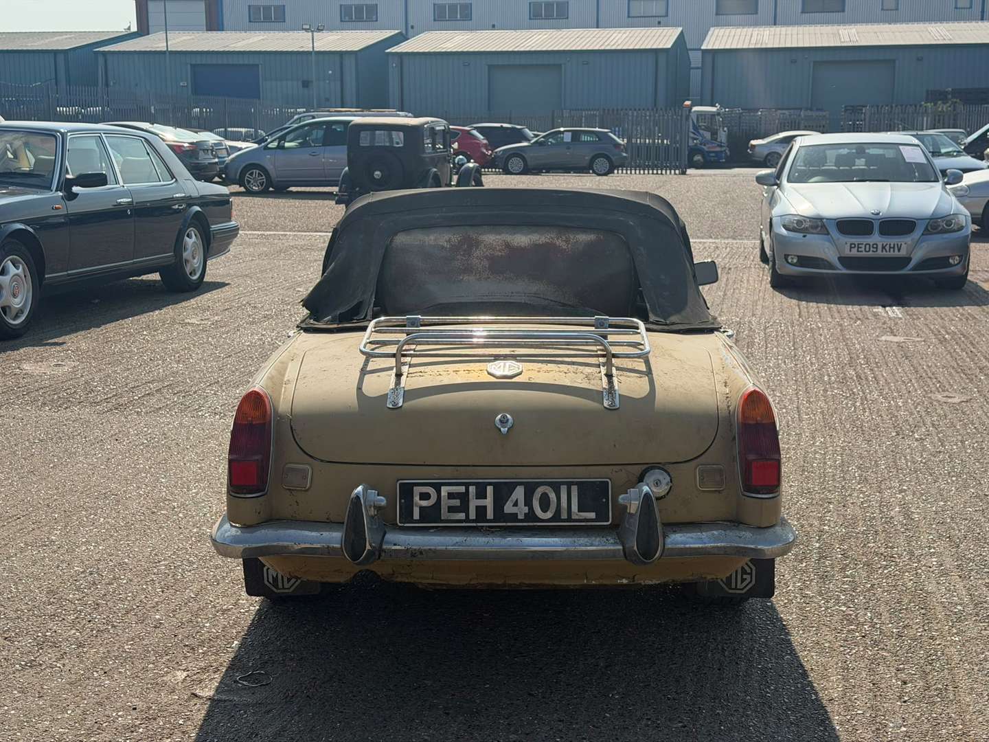 <p>1972 MG B ROADSTER</p>