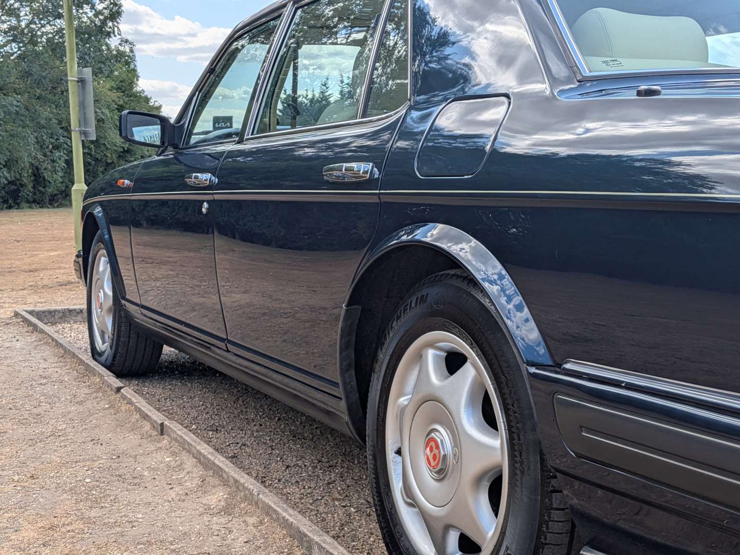 <p>1997 BENTLEY TURBO R LWB</p>