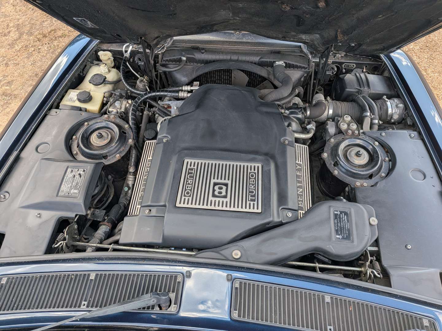<p>1997 BENTLEY TURBO R LWB</p>