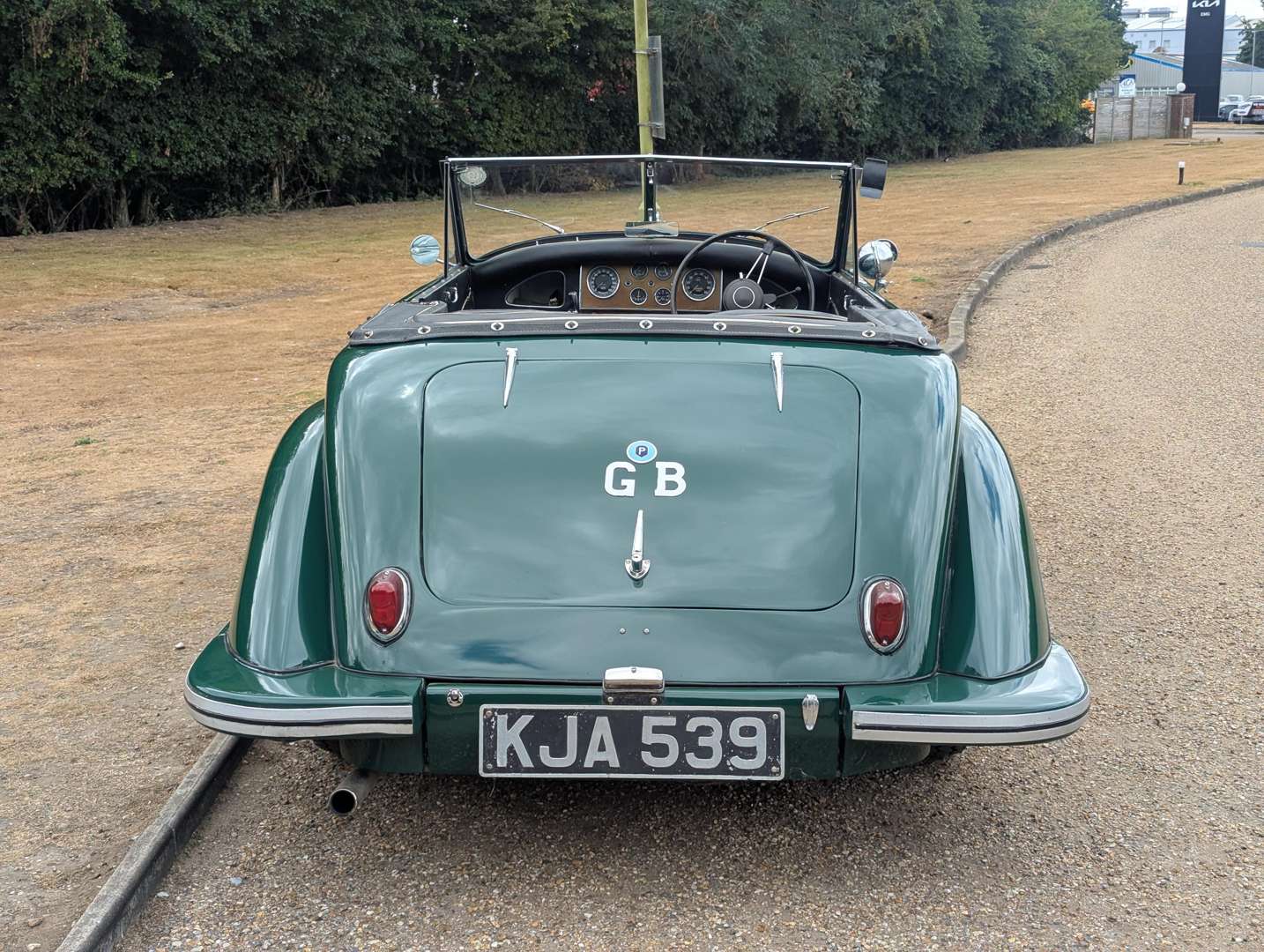 <p>1956 PARAMOUNT ROADSTER</p>
