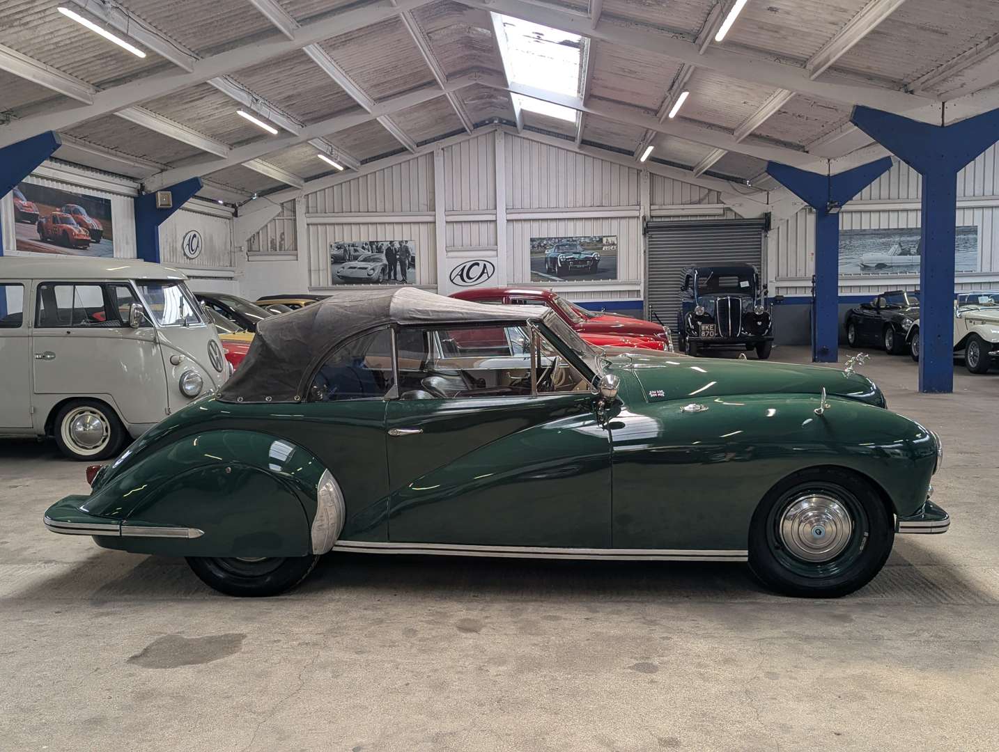 <p>1956 PARAMOUNT ROADSTER</p>