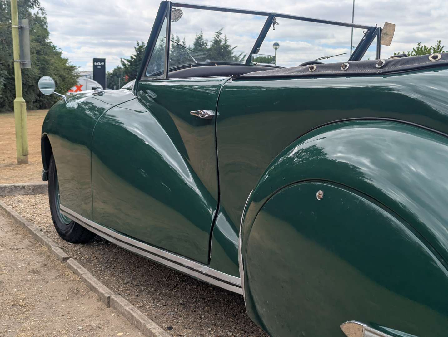 <p>1956 PARAMOUNT ROADSTER</p>