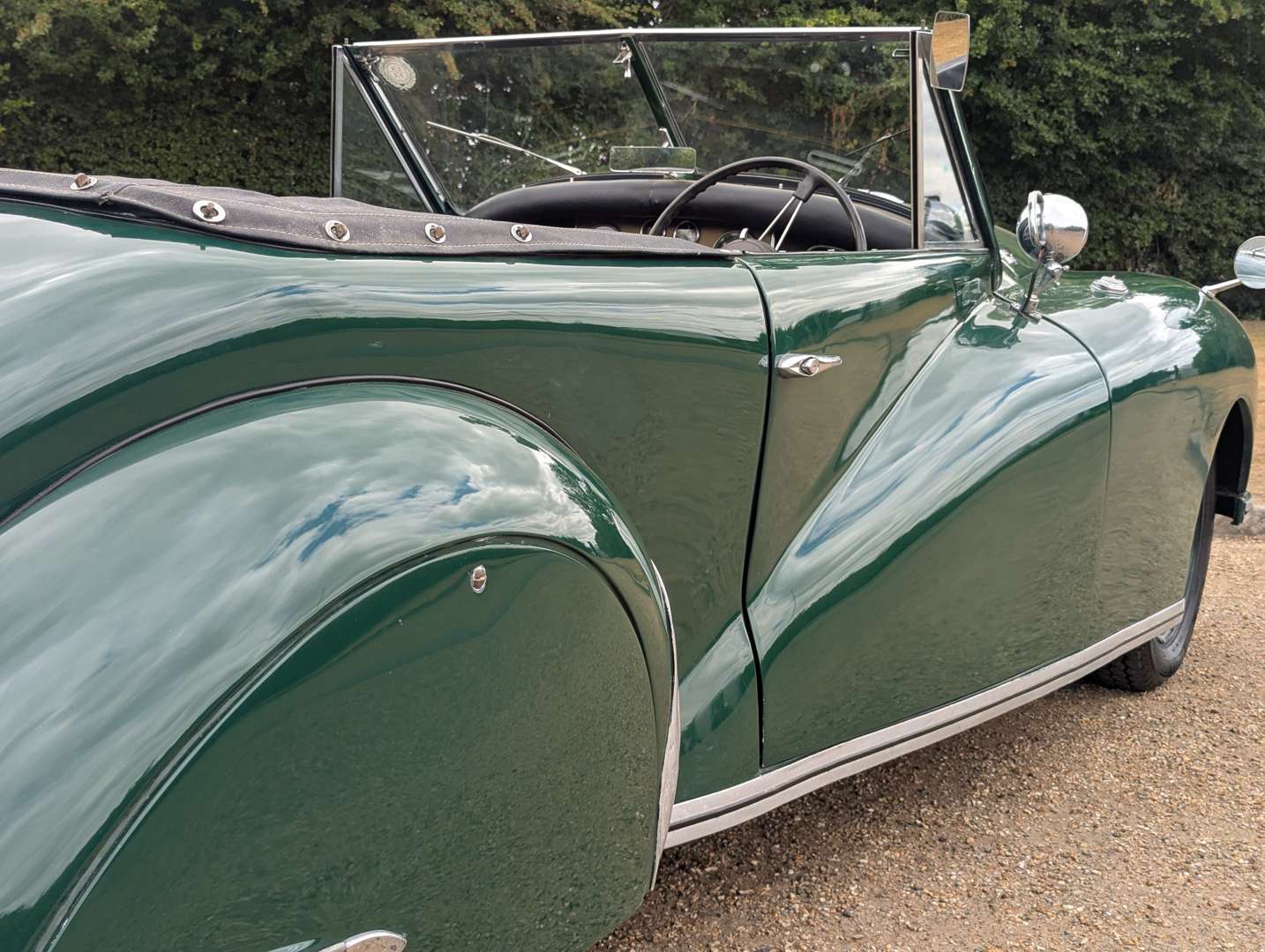 <p>1956 PARAMOUNT ROADSTER</p>