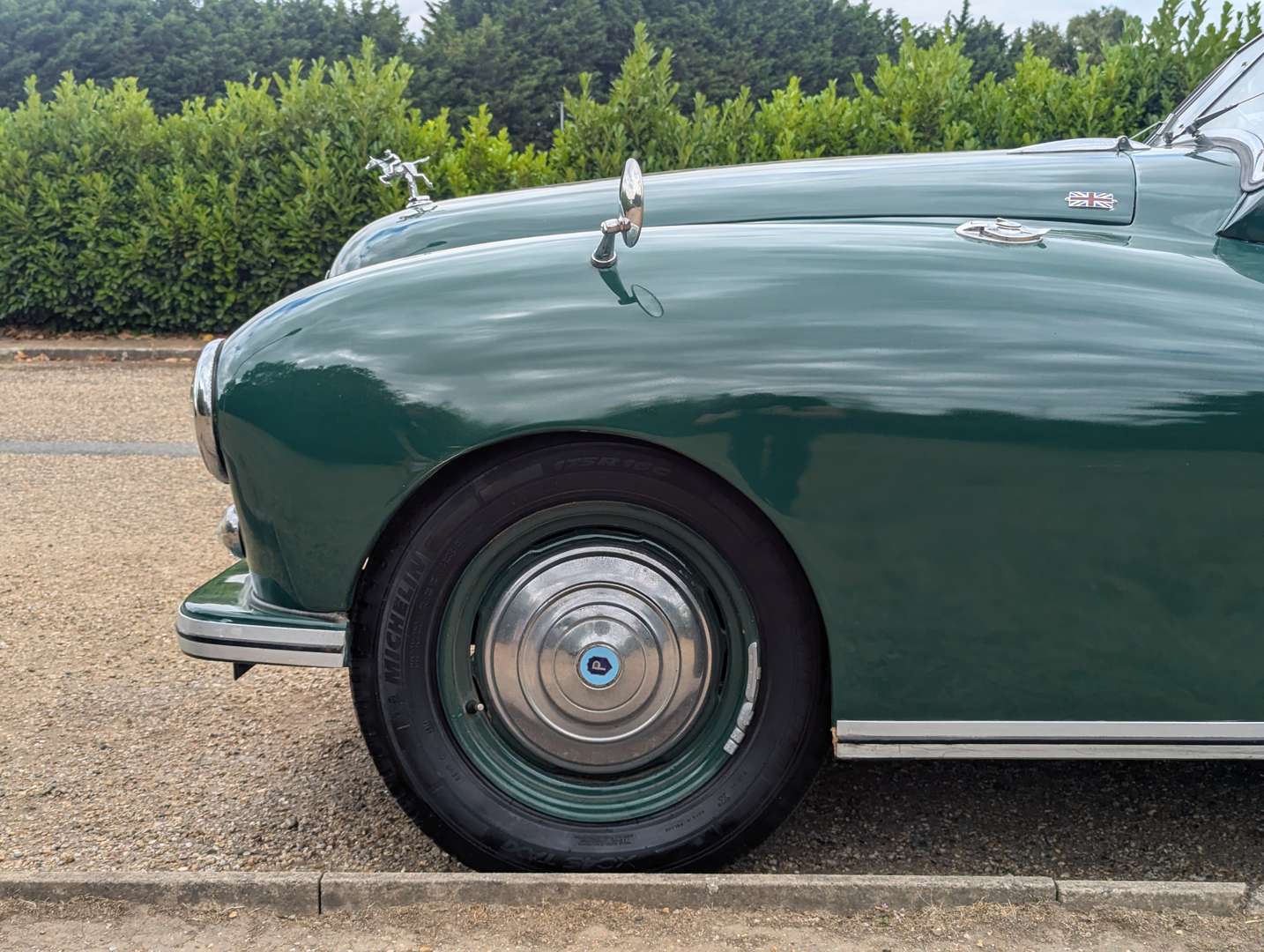 <p>1956 PARAMOUNT ROADSTER</p>