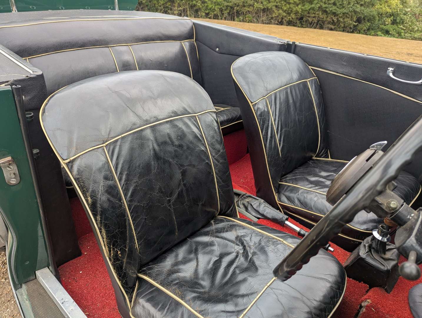 <p>1956 PARAMOUNT ROADSTER</p>