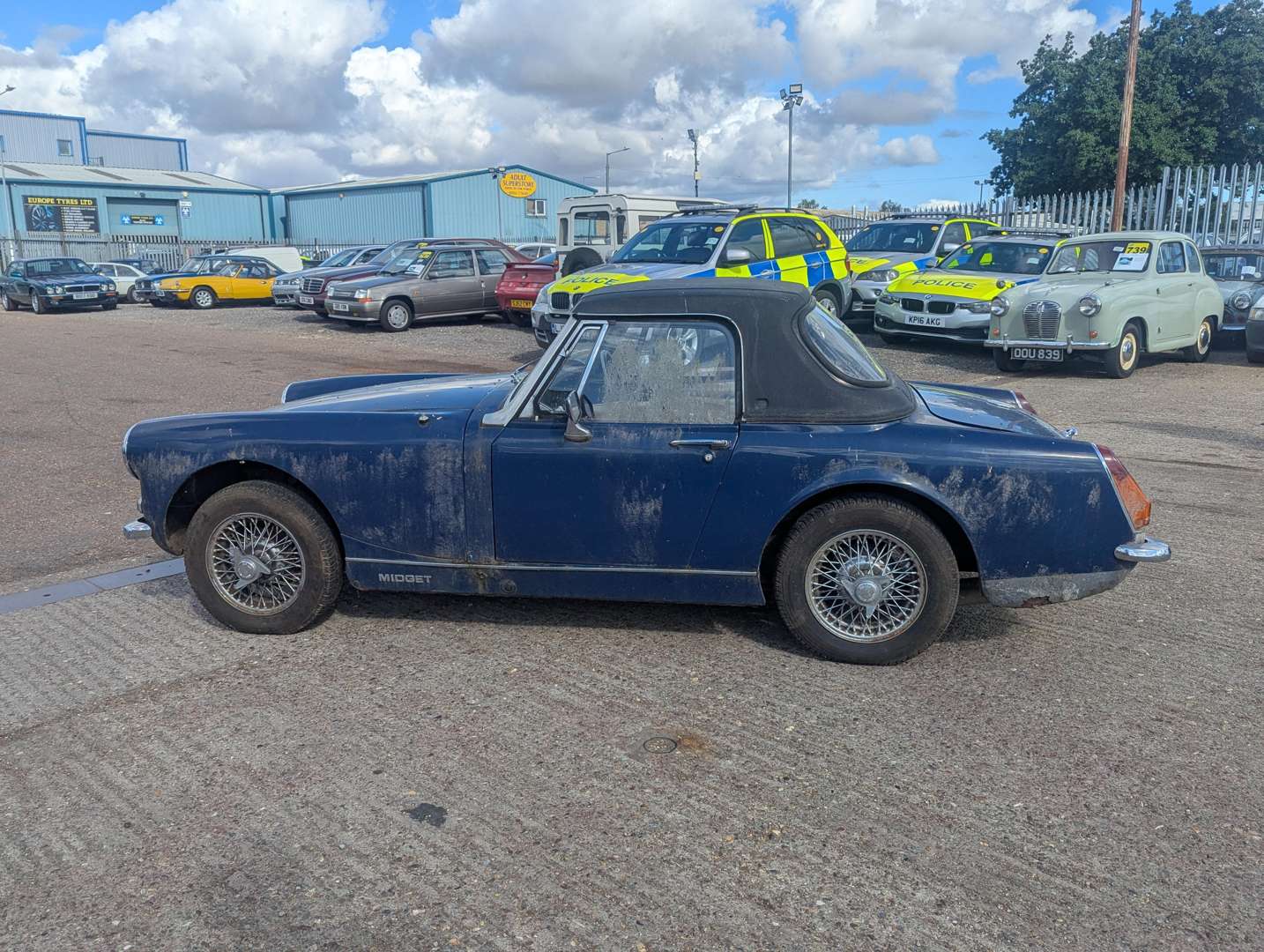 <p>1972 MG MIDGET</p>