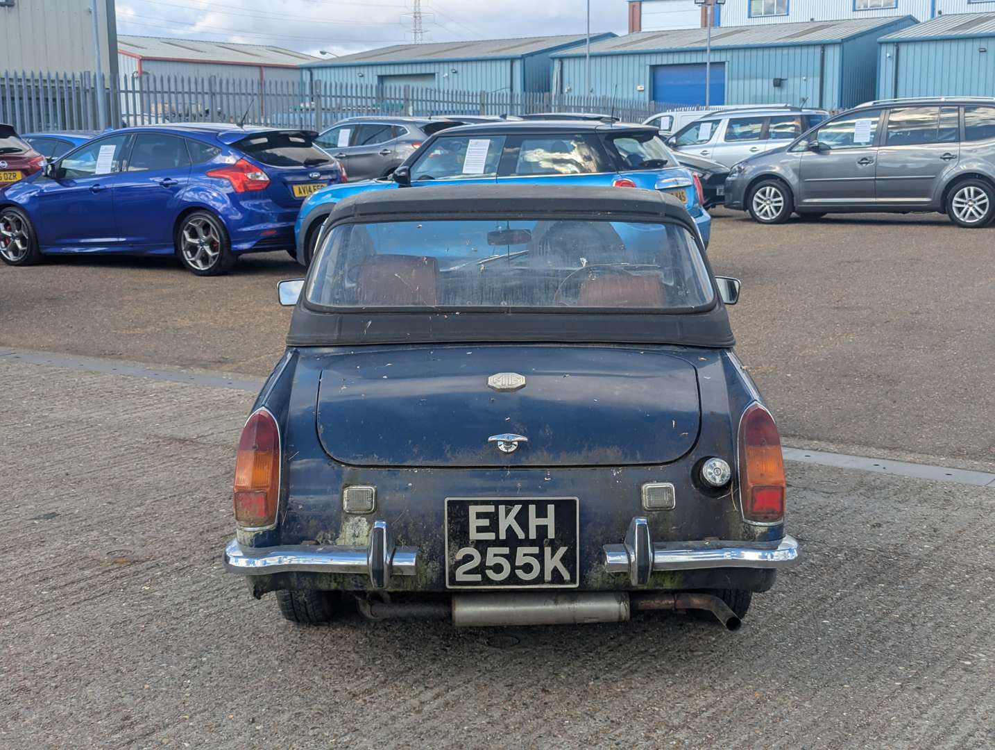 <p>1972 MG MIDGET</p>