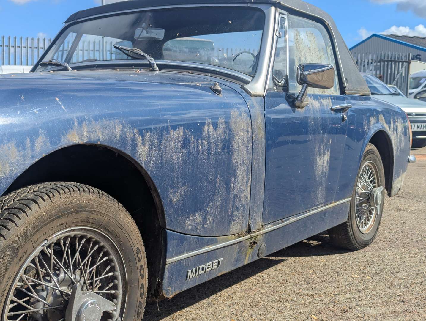 <p>1972 MG MIDGET</p>