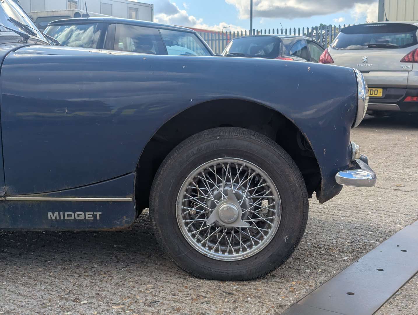 <p>1972 MG MIDGET</p>