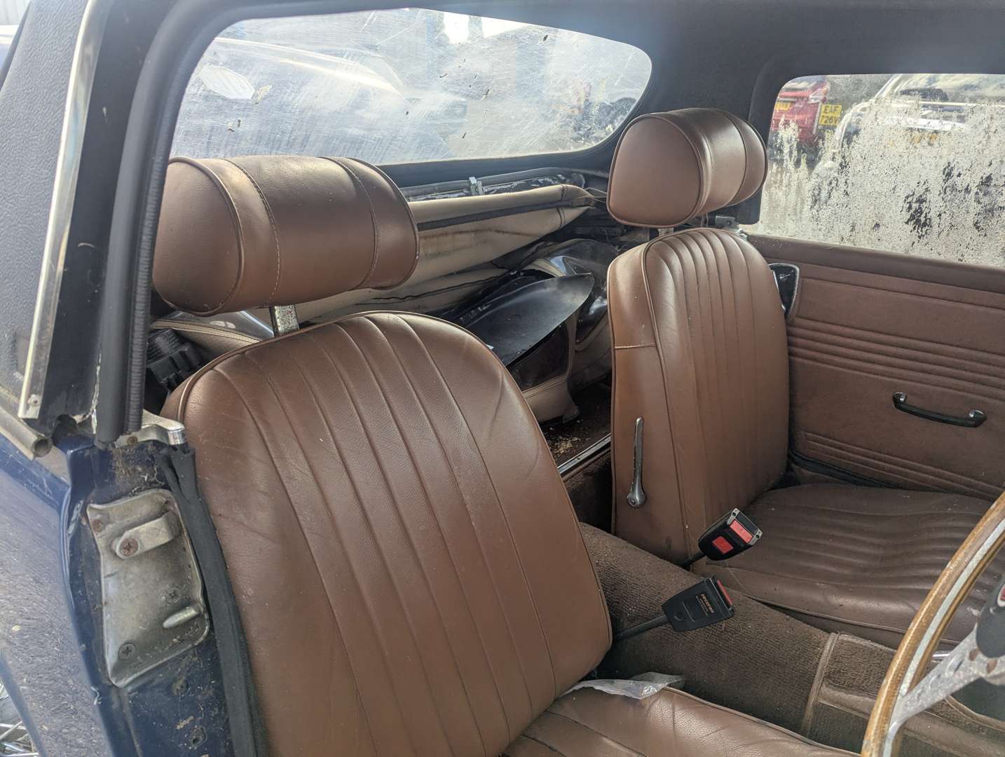 <p>1972 MG MIDGET</p>