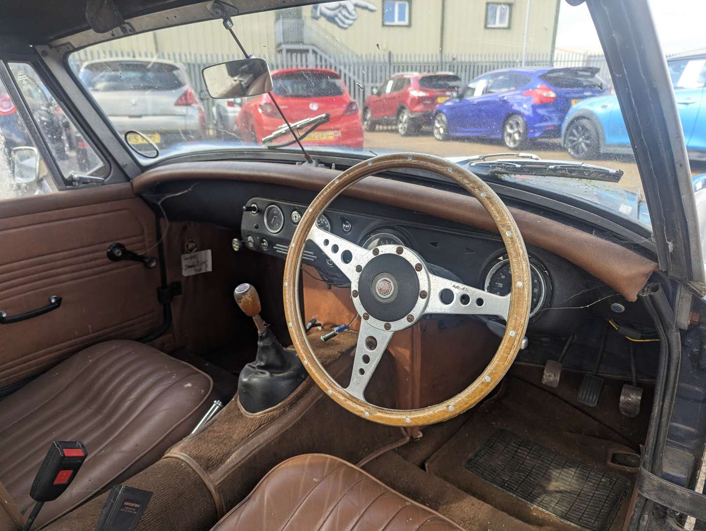 <p>1972 MG MIDGET</p>