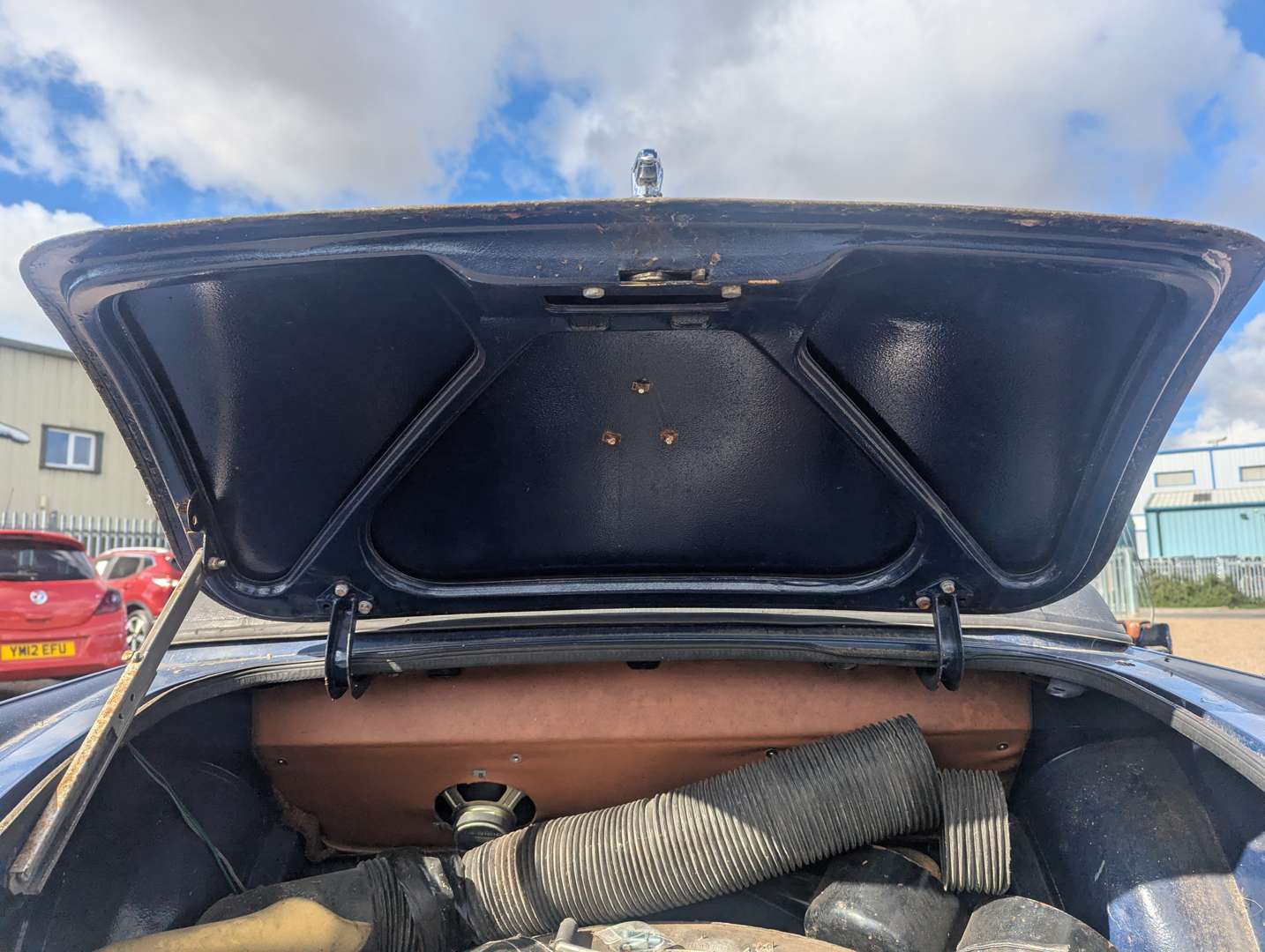 <p>1972 MG MIDGET</p>